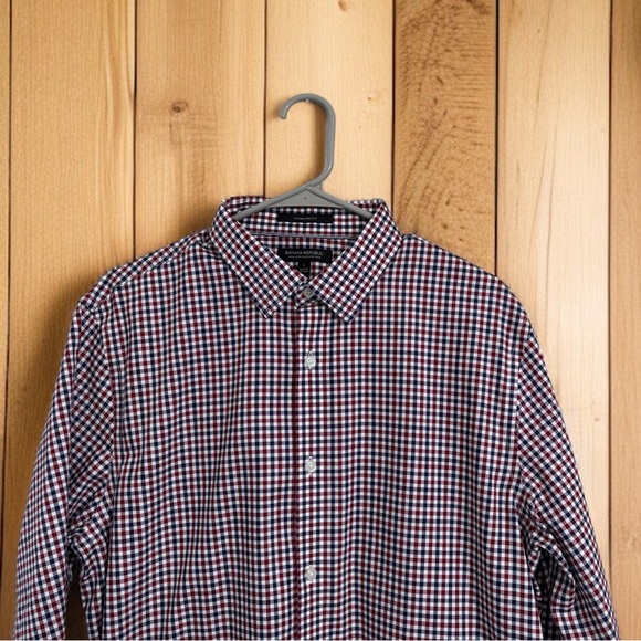 Banana Republic Men’s Large Plaid Non-Iron Dress Shirt Red and Blue Plaid. - Picture 4 of 7